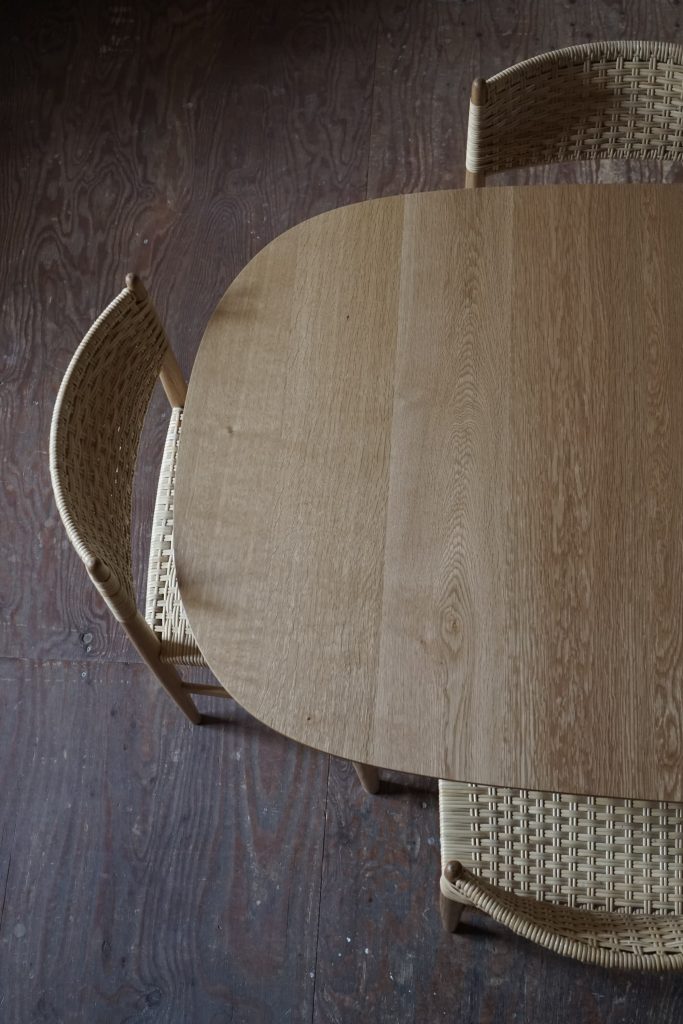 Oval dining table